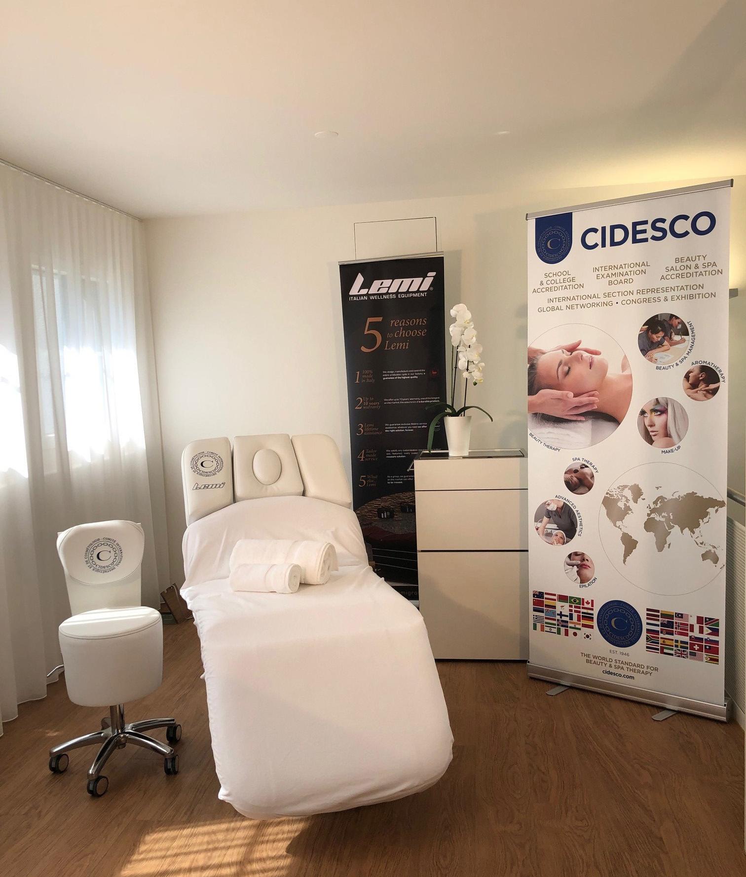 The salon will be used for training and for the production of educational webinars.
The salon will be used for training and for the production of educational webinars.