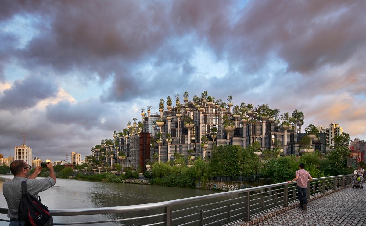 1000 Trees is located on a 15ac (6ha) site in Shanghai / Qingyan Zhu