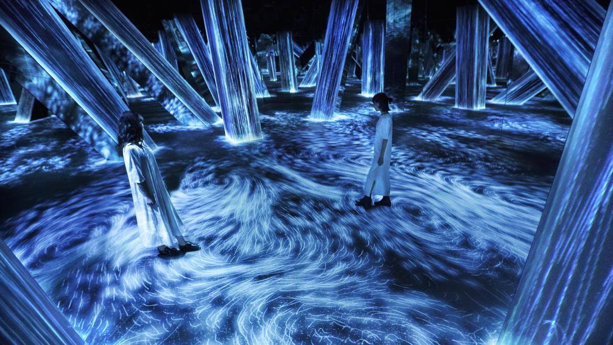 The Columns installation comprises a group of waterfalls the flows of which change as people approach / Exhibition view of teamLab Borderless Shanghai, 2019, Shanghai © teamLab, teamLab is represented by Pace Gallery