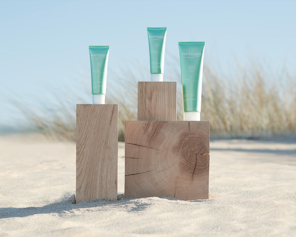 Cyfolia was developed by scientists to be kind to both the skin and the sea / 
