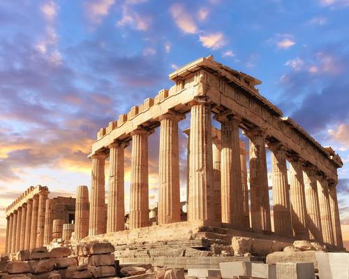 The spectacular Parthenon at the Acropolis / Shutterstock