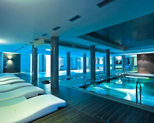 Enrollment into the programme includes unlimited access to the hydrotherapy circuit.